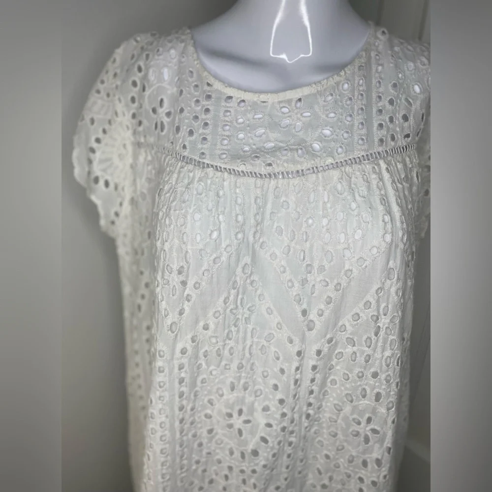 VZ Vanessa Zani NWT White Eyelet Lace Dress. Made in Italy